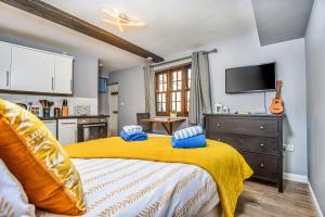 Finest Retreats - Ukulele Studio