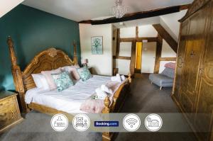 Five Guest Rooms in Tudor House Short Lets & Serviced Accommodation Frankwell Shrewsbury With Free WiFi