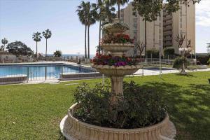Benalmadena Seafront Apartment with Parking - by Magnolia Properties