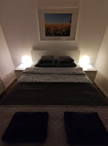 Fully equipped, comfortable and modern apartment with a balcony, very close to the city center, garage available in the building