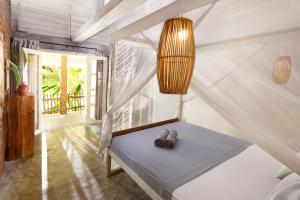 Into The Blue - Yoga included & walk to 3 beaches