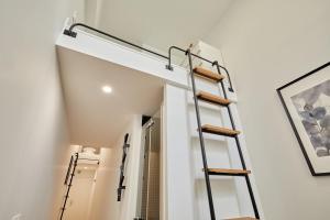 Modern Studio-Faubourg Saint-Honore