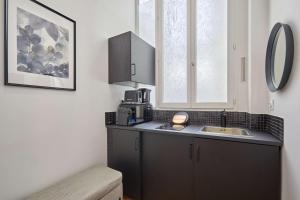 Modern Studio-Faubourg Saint-Honore