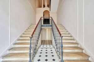Modern Studio-Faubourg Saint-Honore