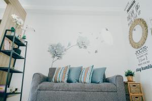 Budget staycation near moa