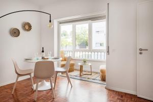 Estoril Beach - Your Family Escape