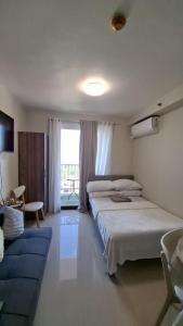 Ocean Breeze Condo in Lapu-Lapu - Private Room with Balcony