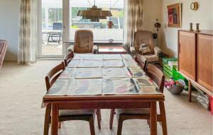 2 Bedroom Amazing Home In Asaa