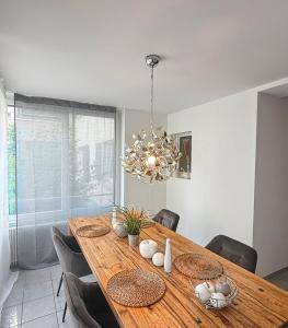 BASELiving apartment with PRIVATE GARDEN