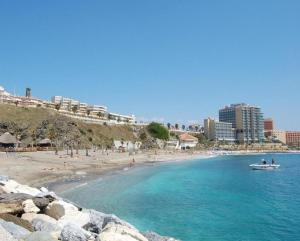 Apartamento para 6 con Wifi, AC, Piscina y Parking gratis