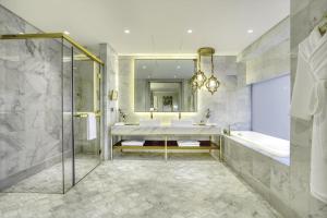 Sariya Hotel