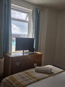 52 - room 1 - city views