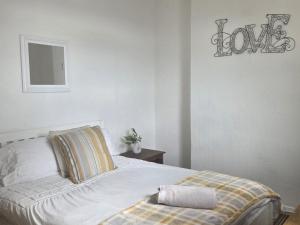 52 - room 1 - city views