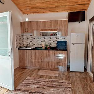 OLYMPOS YÖRÜK OTAĞI APART EVLERİ