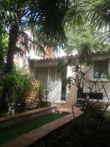 Charmant studio avec jardin