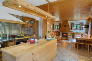 Baita Angomà sopra Levico a 1150m