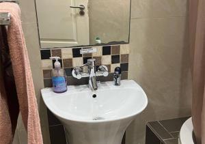 The Giraffe Room at Fredericks Place