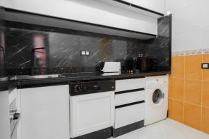 Charming Majorelle Apartment