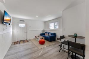 131 W Spicer Ave, Unit 2