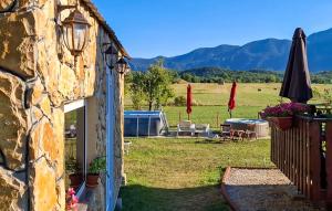 Gorgeous Home In Lovinac With Wi-Fi