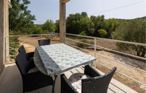 3 Bedroom Beautiful Apartment In Zaton Doli 