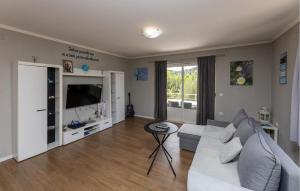 3 Bedroom Beautiful Apartment In Zaton Doli 