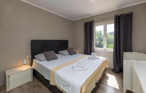 3 Bedroom Beautiful Apartment In Zaton Doli