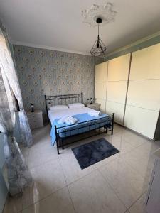 Holiday House Civic 27