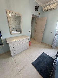 Holiday House Civic 27