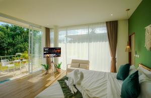 Paradise House - 1BR - Calm & Green Garden Stay - Heart of Thong Sala - 4K SmartTV