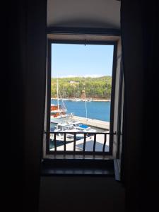 Two-bedroom apartment with sea view,big terrase and garden