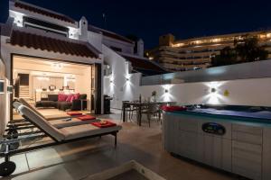 Modern 3 Bedroom Villa with Hot Tub in Costa Adeje