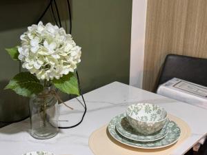 Matcha Latte Room Shore Residences Rm 850 near SMX, Airport & MOA by Prime Stay