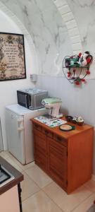 Rabbit Hole Bianconiglio