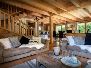 Chalet Evelyn - OVO Network