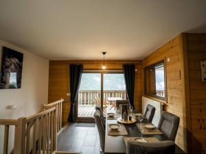 Appartement spacieux 4 pièces pour 7 pers., terrasse, garage - FR-1-676-178