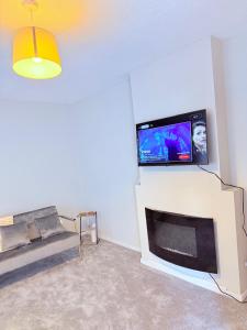 Spacious 3-Bed Contractor-Friendly Home