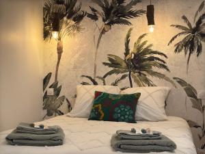 Elevator - Bright 1BR in the heart of hip Paris, Montorgueil