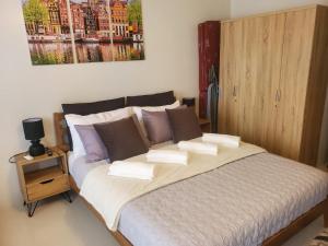 VERDANT by Vista Manors Deluxe Rooms with Balcony, Gym and Swimming Pool