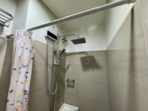 Room 643 Pool View Shore 2 Residences near PICC & SM MOA by Prime Stay