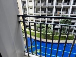 Room 643 Pool View Shore 2 Residences near PICC & SM MOA by Prime Stay