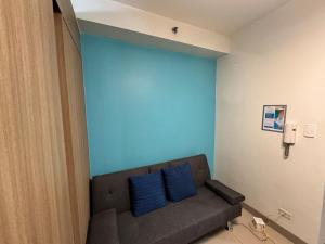 Room 643 Pool View Shore 2 Residences near PICC & SM MOA by Prime Stay