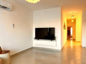 3BR Chalet w Private swimming pool - BrandNew