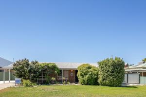 Driftwood, Central Lancelin Getaway Near the Dunes