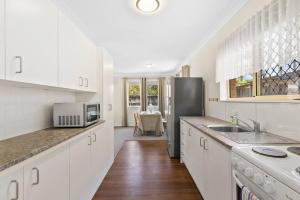 Homely Getaway at Acacia Ridge 2B1B AC1