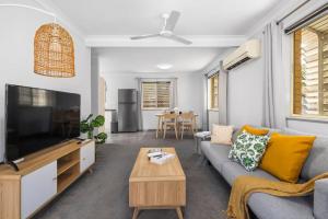 Soothing Sunny Escape 2B1B AR2 36