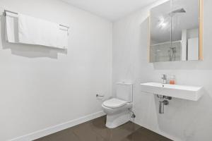 Cultural Charm - 2BR Apartment in South Brisbane 20804