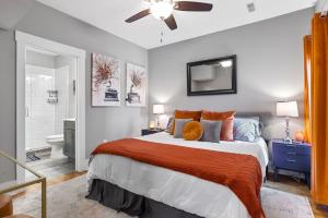 Only 4 Miles to Broadway with Free Parking and TVs in Bedrooms