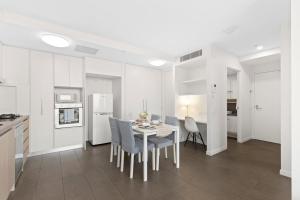 Bright Cozy 1BR Parking&pool&gym ZEST 1405