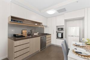 Bright Cozy 1BR Parking&pool&gym ZEST 1405